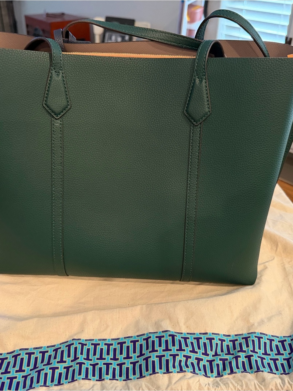 Tory Burch Emerald Green Pebbled Leather Tote with Navy Tag - Picture 8 of 11